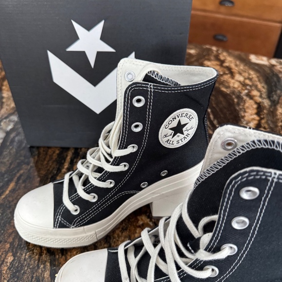 Converse Chuck Taylor High Top Heels size 7 - Picture 2 of 12